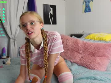 webcam girl emmasky69 live cam image #3269680