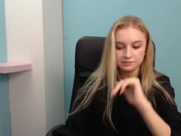 webcam girl _petite_sweet live cam image #249921