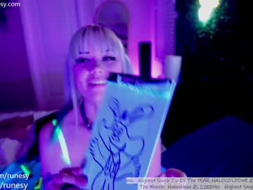 webcam girl runesy live cam image #6923628