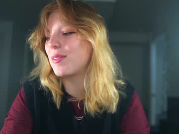 webcam girl crimsonxrapture live cam image #1120704