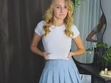 webcam girl emilyhewell live cam image #7055818