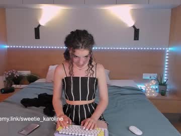 webcam girl sweetie_karoline live cam image #1969466