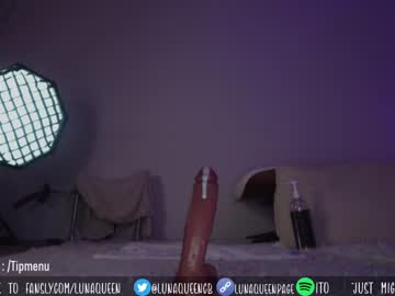 webcam girl lunaqueeeen live cam image #3520218