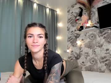webcam girl joconda live cam image #3221193