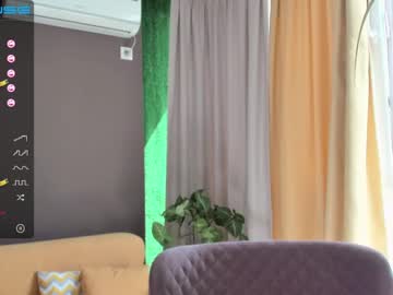 webcam girl small_blondee live cam image #1693175