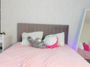 webcam girl alisaa_1 live cam image #2387155
