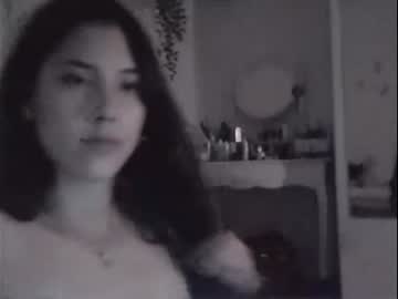 webcam girl daddysgirllyy live cam image #4765186