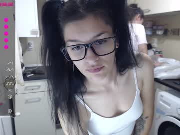 webcam couple maya_and_guests live cam image #2058721