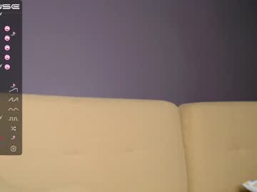 webcam girl small_blondee live cam image #1653161