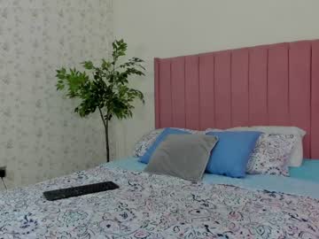 webcam girl veroniqe_lounge live cam image #384334