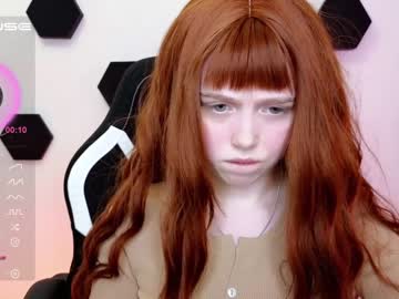 webcam girl small_blondee live cam image #4416935