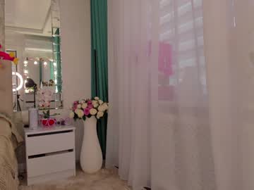 webcam girl sweety_rinushka_ live cam image #4932445