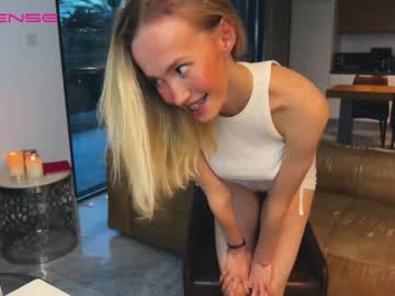 webcam girl lolly_bella_ live cam image #3566639