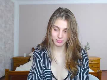 webcam girl little_kitt1y_ live cam image #5646268