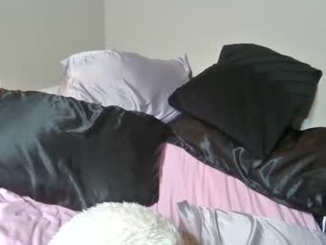 webcam girl milkywhiiite live cam image #2396896
