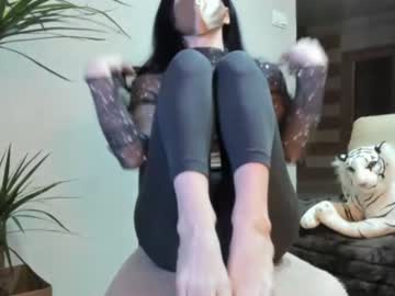 webcam girl sofiaandwonderland live cam image #2457958