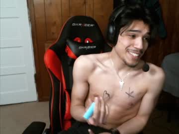webcam man thewombbroom live cam image #1246530