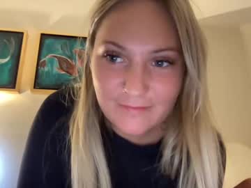 webcam girl maee23 live cam image #3786942