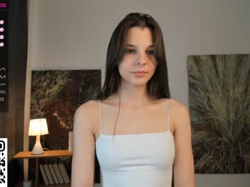 webcam girl peek_in_my_window live cam image #5919563