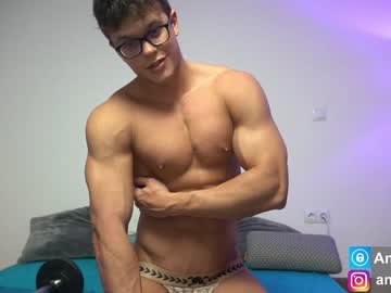 webcam man andrewd9 live cam image #2640131