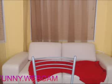 webcam girl nicole_creamdream live cam image #2192045