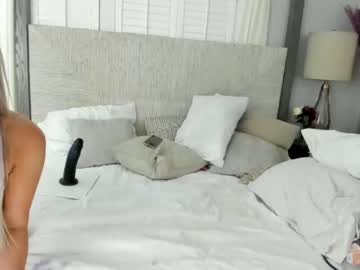 webcam girl lorenlixx live cam image #1836590