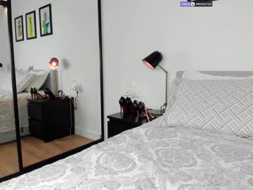 webcam girl intrigueeme live cam image #6218553