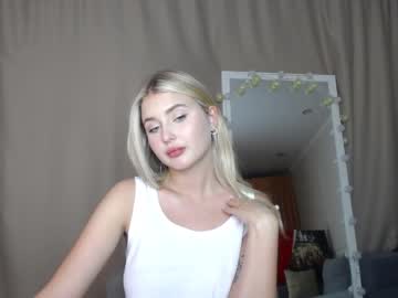 webcam girl cute18cute live cam image #2110671