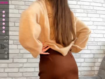webcam girl carolynjacquelins live cam image #3210885