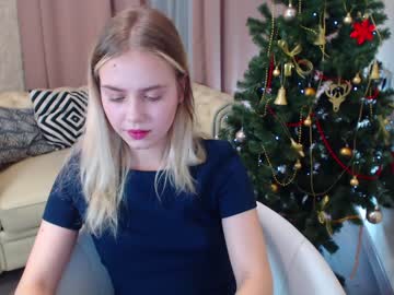 webcam girl avrora_bell live cam image #3468810