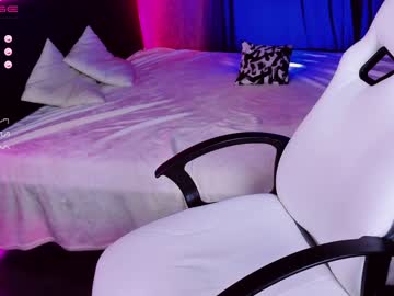 webcam girl lina_bitch live cam image #2350459