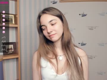 webcam girl shy_media live cam image #4451832