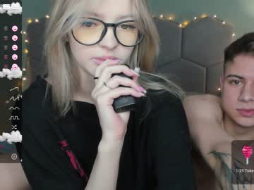 webcam girl white__crystal_ live cam image #3548186