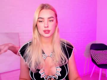 webcam girl 8a8y_nura live cam image #1203871