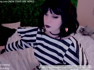 webcam girl runesy live cam image #4949987