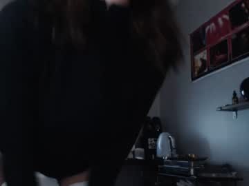 webcam girl lucysroom8 live cam image #3541722