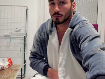 webcam man hola_hola_555 live cam image #645861