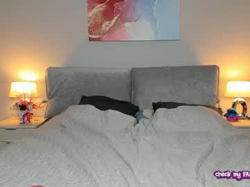 webcam girl your__voice live cam image #2450550
