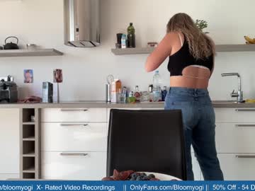 webcam girl bloomyogi live cam image #4209051