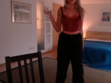 webcam girl bitter_moon live cam image #3693937