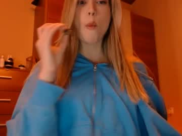 webcam girl bitter_moon live cam image #3819958