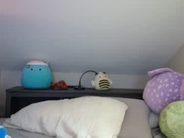 webcam girl justfoxingaround live cam image #1710732