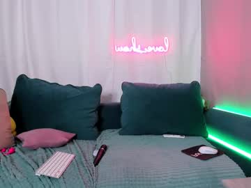 webcam girl l0ve_sh0w live cam image #5127743