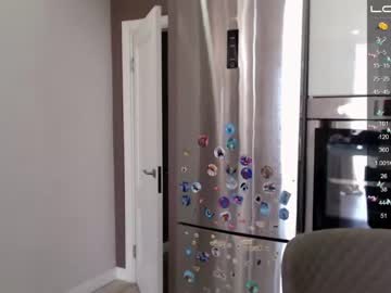webcam girl small_blondee live cam image #2168216