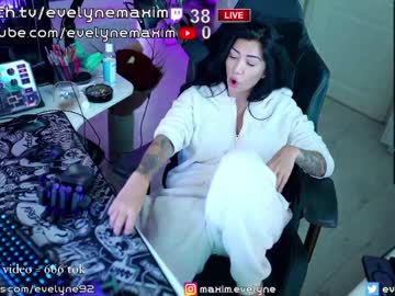 webcam girl evelyne92 live cam image #6316304