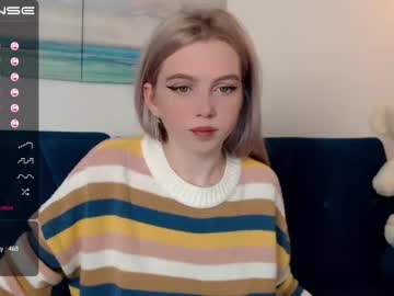 webcam girl small_blondee live cam image #1165041