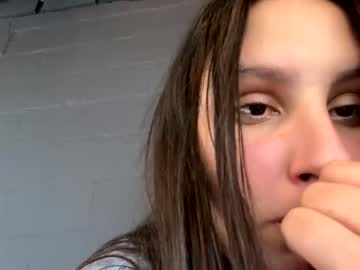 webcam girl emilygirl6969 live cam image #5629263