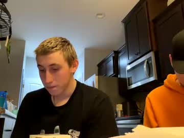 webcam man holdthesausagehostage live cam image #4258665