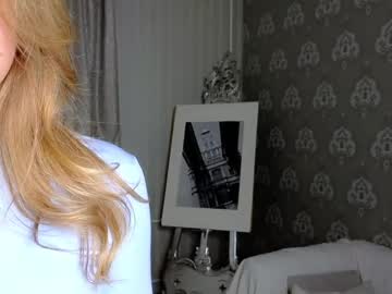 webcam girl chocolate_berries live cam image #7043336