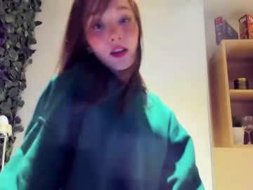 webcam girl ellie_leen live cam image #1382558